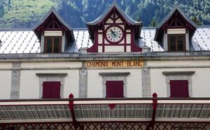 Gros plan sur la gare de Chamonix Mont Blanc